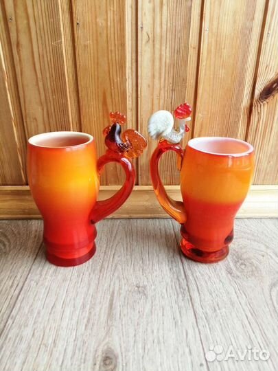 Кружки сувенирные цветное стекло красный май СССР