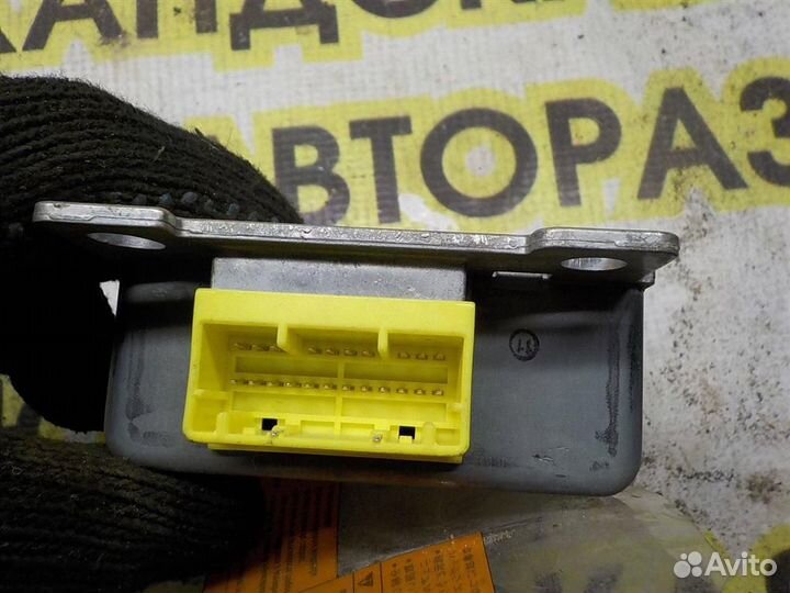 Блок управления AIR BAG Nissan Primera (P11) 1996