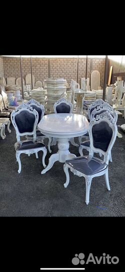 Столы и стулья