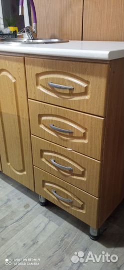 Кухонная мойка с тумбой