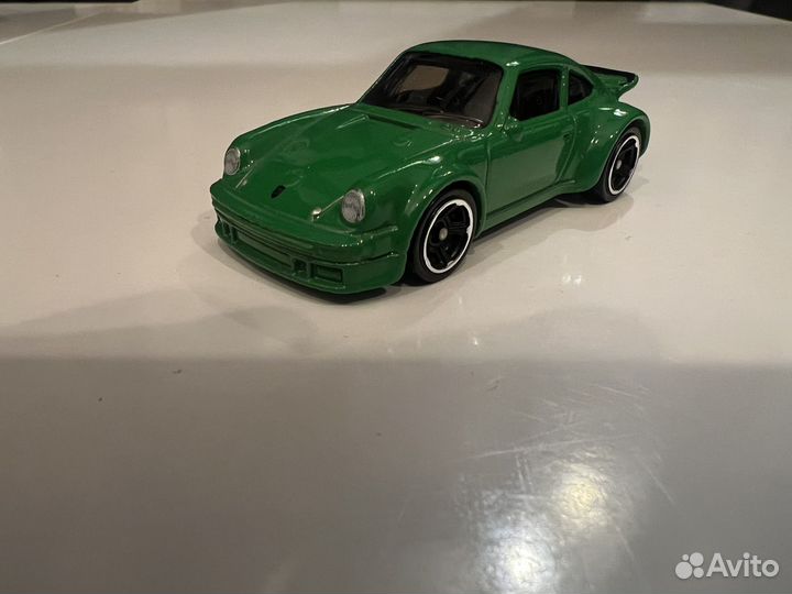 Модель Hot Wheels Porsche 934 RSR 911 Turbo