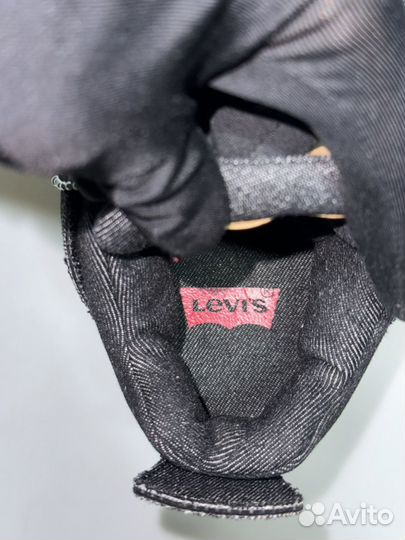 Air Jordan 4 Retro Levi's Black (Blank Tag)