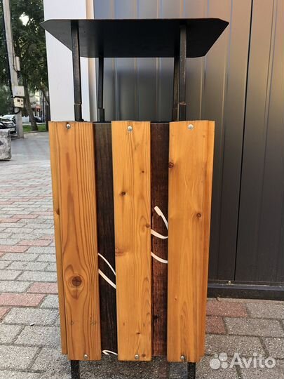 Урна уличная с цепью для крепления