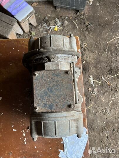 Вибромотор ив-98 36Вольт 3 фазы
