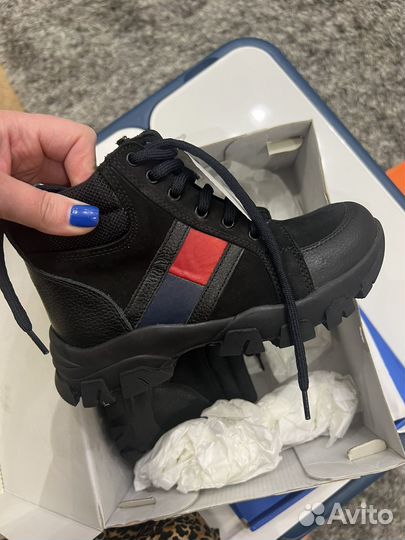 Ботинки зимние р 32- новые