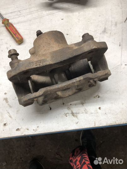 Суппорт передний opel frontera a