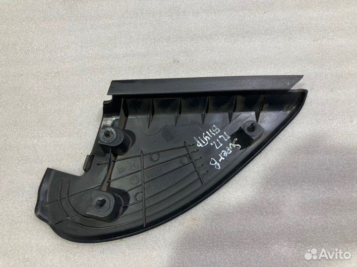 Крышка зеркала (уголок) внутренняя передняя правая