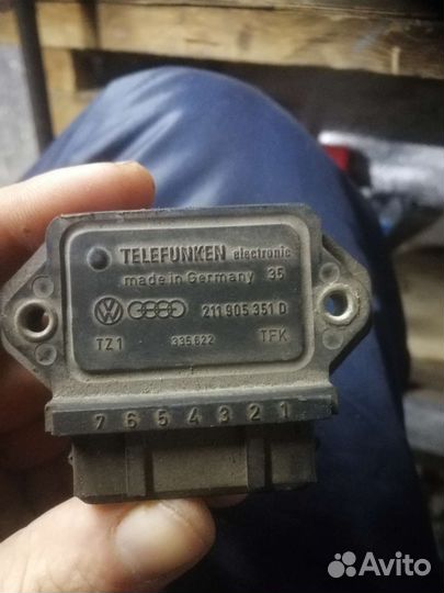 Коммутатор Telefunken 211905351D
