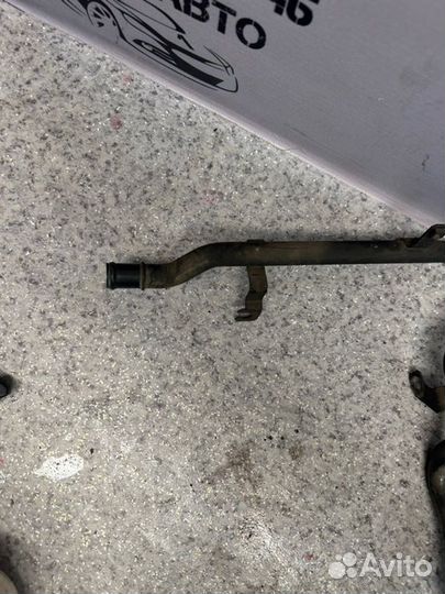 Трубка охлаждения двигателя Volkswagen Touran 2.0