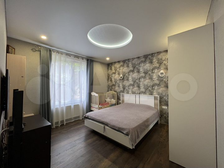 Дом 220 м² на участке 5,2 сот.