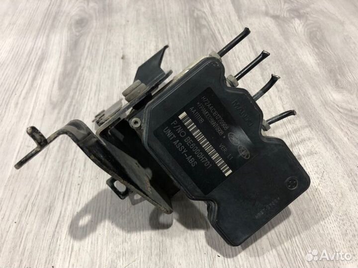 Блок abs Hyundai Solaris седан G4FA 2014