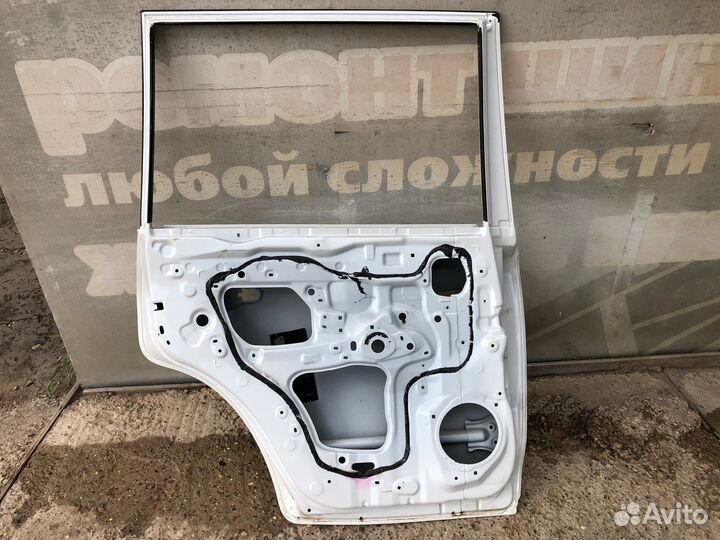 Дверь задняя левая Lexus LX570 2016-2021