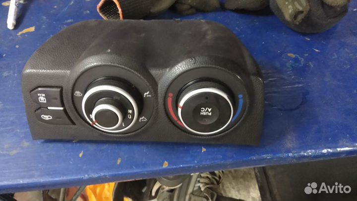 Блок управления печкой Kia Rio 3