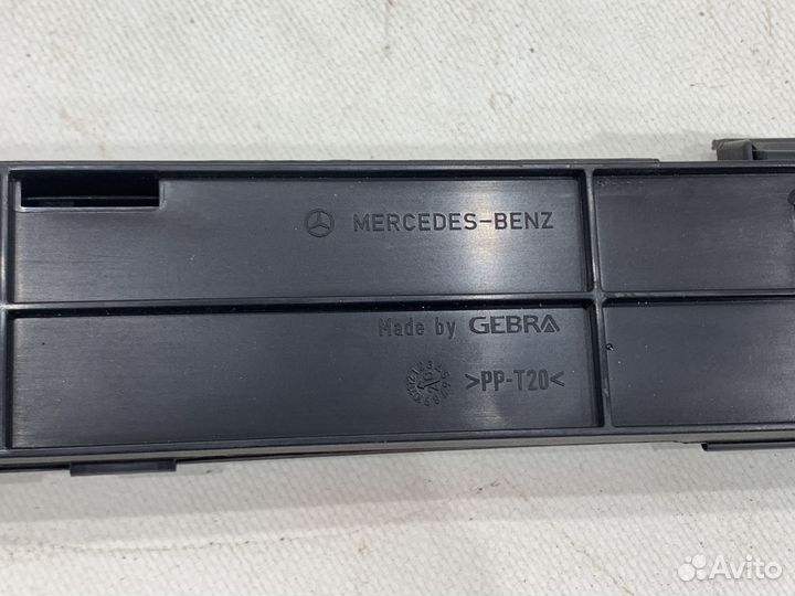 Знак аварийной остановки Mercedes