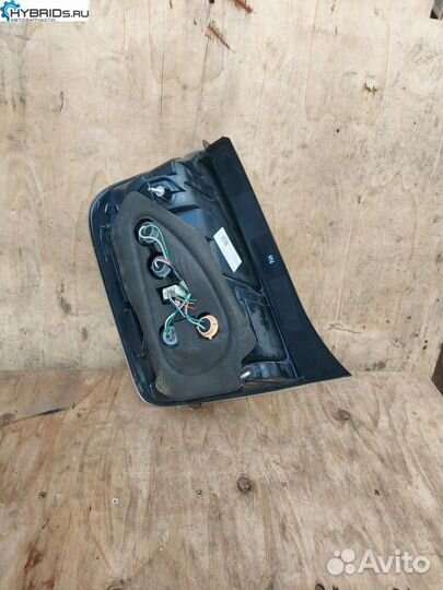 Фонарь задний правый Toyota Prius 2 NHW20 2005