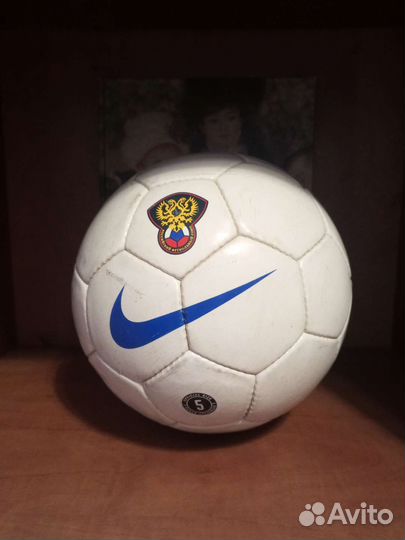 Футбольный мяч nike 1998 год