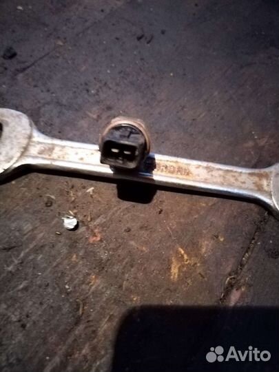 Датчик температуры охлаждающей жидкости