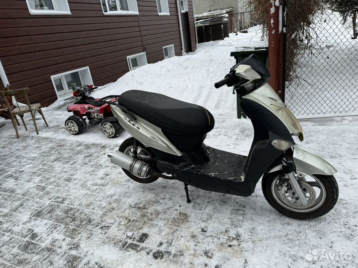 Продам скутер Racer