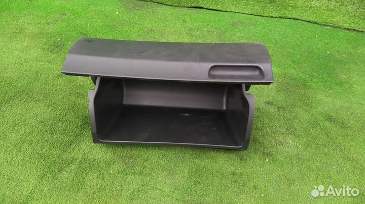 Бардачок Toyota Wish ZNE10 1zzfe 2009