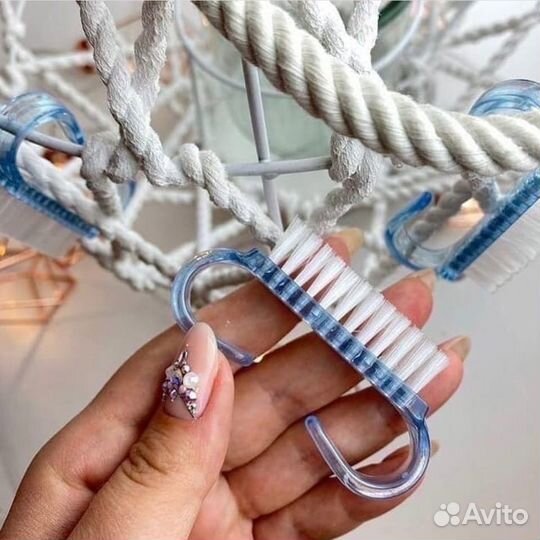 Щеточки для маникюра и педикюра