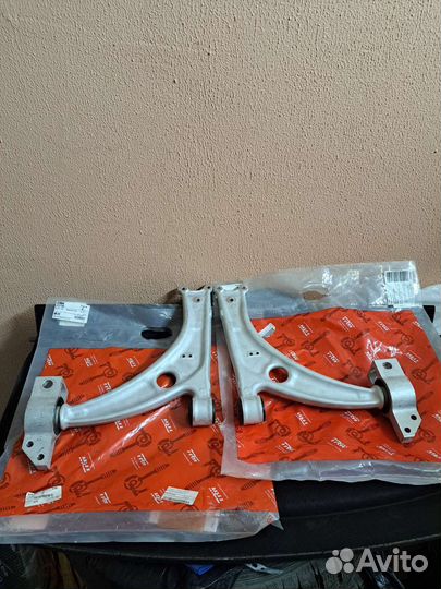 Рычаги передние VAG