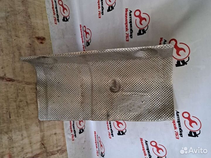 Тепловой экран задний левый Renault Logan