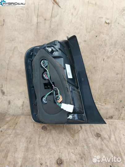 Фонарь задний правый Toyota Prius 2 NHW20 2005