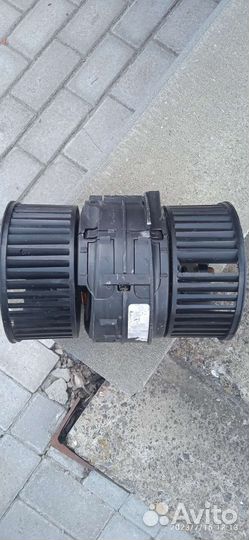 Мотор вентилятора отопителя Сценик3