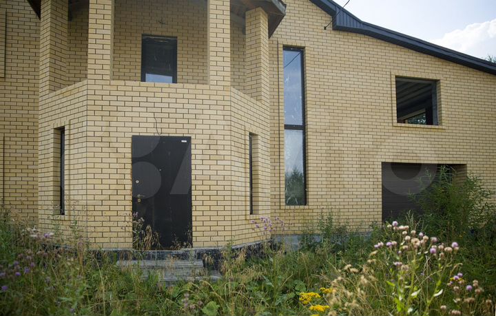 Коттедж 300 м² на участке 12 сот.