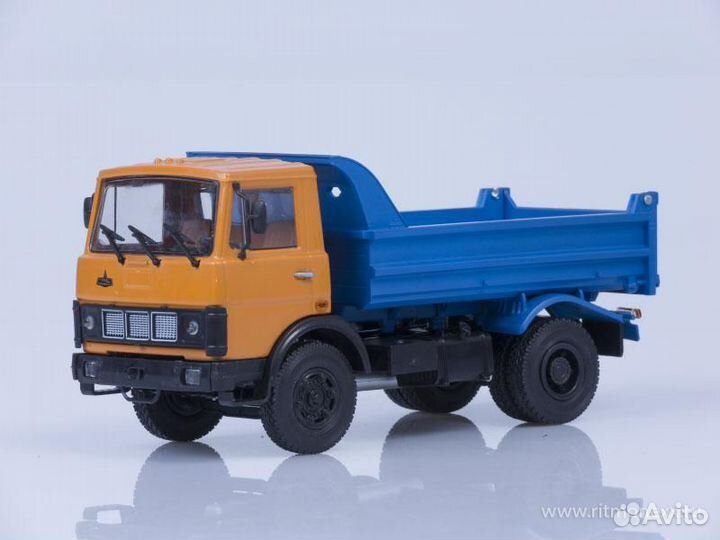 Коллекционная модель автомобиля маз-5551 самосвал