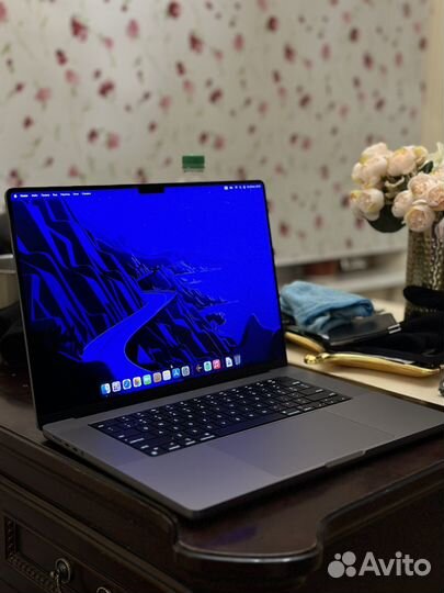 Macbook pro 16 m1 pro 1tb