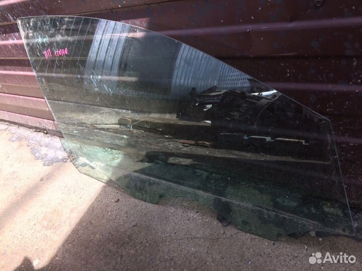 VW Туарег (02-10) Стекло переднее правое,заднее