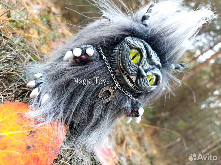 Талисман Денежный чеширский кот в смешаной технике