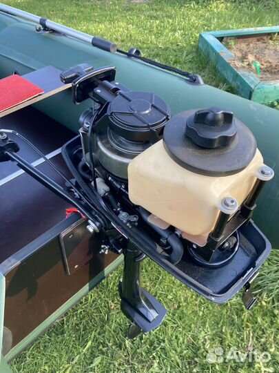 Лодка с мотором