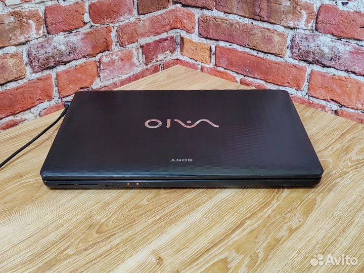 Sony vaio для дома и игр SSD 8gb nvidia i3 Ноутбук