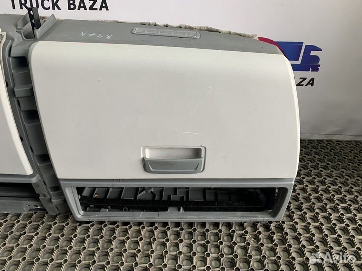 Консоль кабины верхняя Renault T