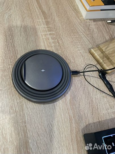 Беспроводная зарядка evolt