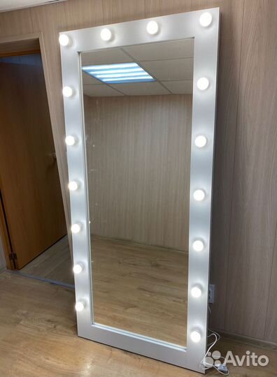 Гримерное зеркало