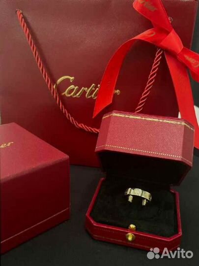 Золотое кольцо Cartier Love 0,21 ct