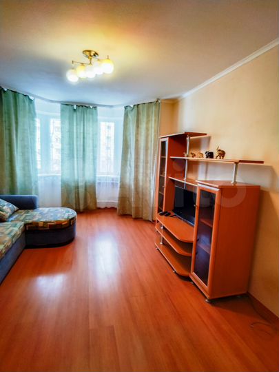 3-к. квартира, 77 м², 2/10 эт.