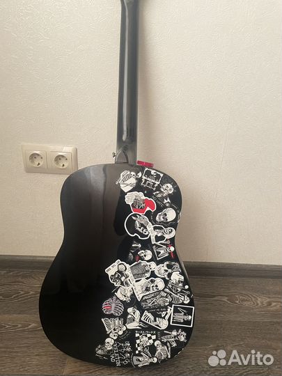 Акустическая гитара