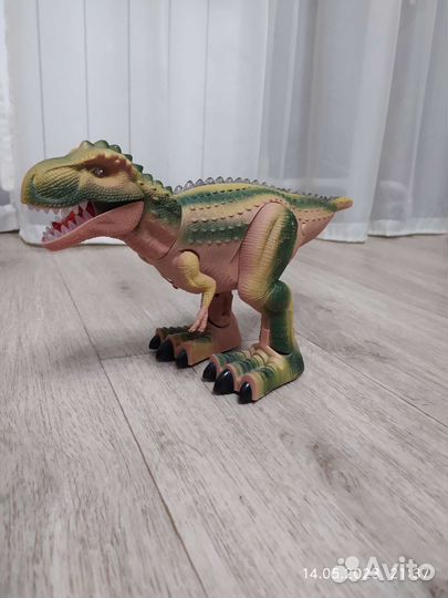 Динозавр на батарейках