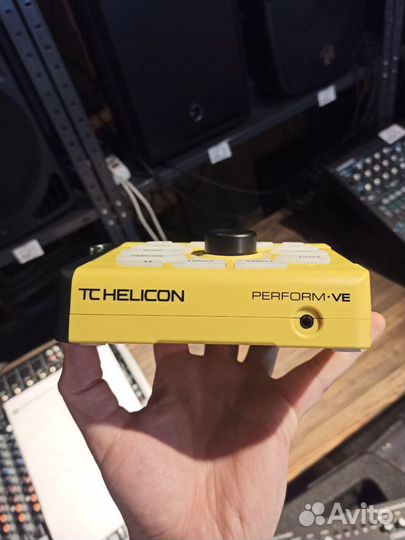 Вокальный процессор TC helicon perform-VE