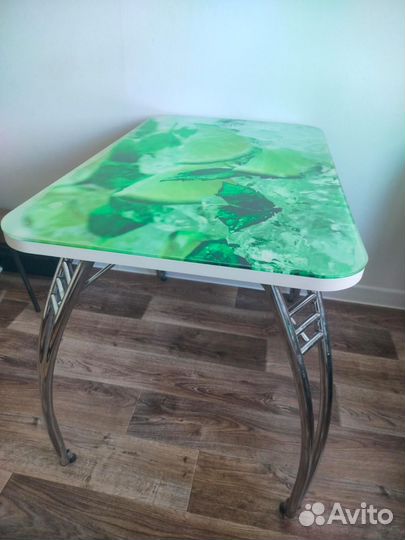 Кухонный стол