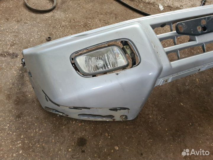 Бампер передний Mitsubishi Pajero 3 2001