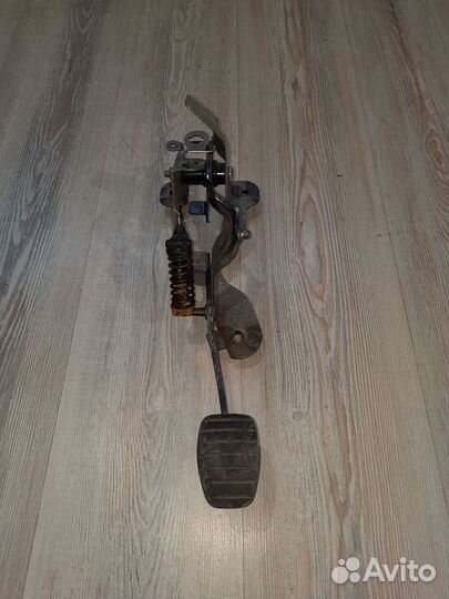 Педаль сцепления Renault megane 3