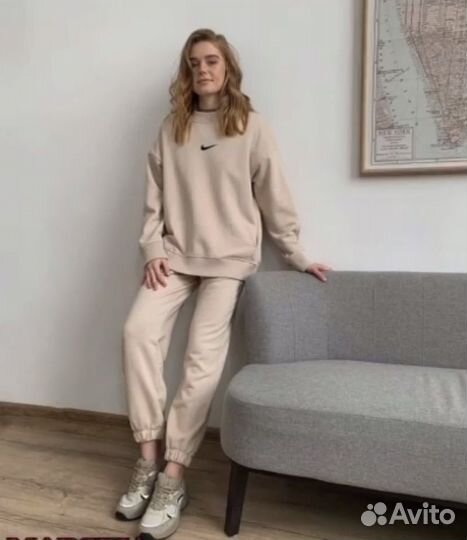 Костюм спортивный