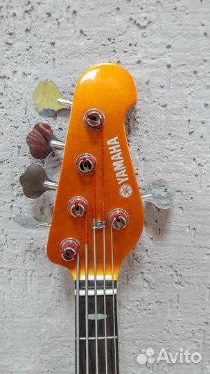 Бас гитара Yamaha BB 415 с чехлом и ремнем