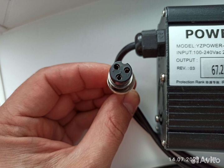 Быстрое зарядное устройство 67,2 V 5A 16S