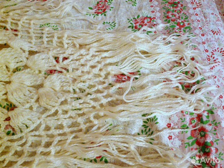 Шаль Шерстяная Ярко-Белая Треугольная 190 x 130 см